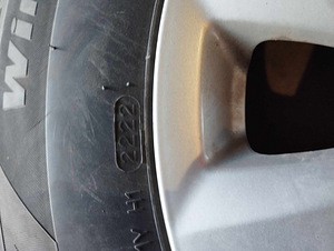 Audi A4 veljed + hankook iPike naastud 215/65R16 (3 foto / 4)