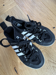 Adidas ketsid,26 (4 foto / 4)