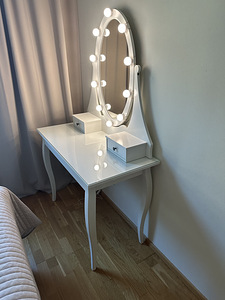 Ikea Hemnes tualettlaud koos valgustusega (1 foto / 2)