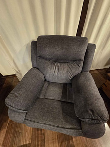 Müüa uueväärne recliner-tugitool / 2tk (3 foto / 5)
