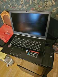 MSI GT73VR Titan Pro Intel i7-7820HK , GTX1080 (1 foto / 3)