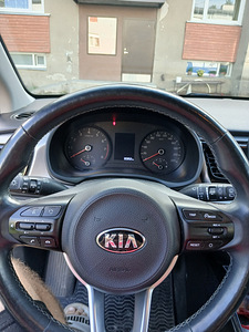 Kia rio 2018 (5 фото из 5)