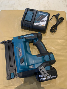 Makita DBN500(uus) pluss aku5ah ja laadija (1 foto / 3)