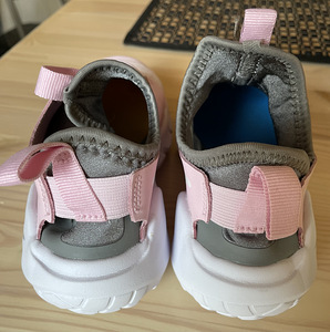 Кроссовки для девочек nike s.33 (3 фото из 6)
