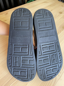 Tommy Hilfiger naiste plätud s.40 (4 foto / 5)