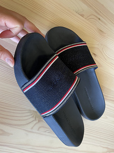 Tommy Hilfiger naiste plätud s.40 (5 foto / 5)