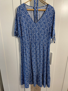 Reserved naiste kleit xxl (3 foto / 6)