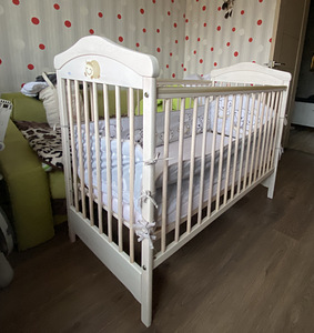 Drewex Hippo puidust beebivoodi/võrevoodi 120 x 60 (1 foto / 4)