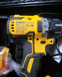 Akutoitega kruvikeeraja Dewalt - DCD791 (1 foto / 2)