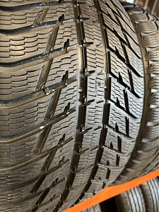 4tk Nokian WR SUV 3 295/35R21 (3 foto / 3)