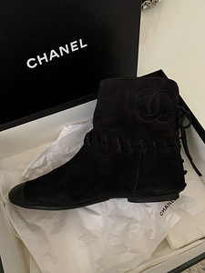 Кожаные ботильоны chanel original. 38 размер. (1 фото из 5)