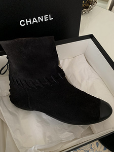 Кожаные ботильоны chanel original. 38 размер. (2 фото из 5)