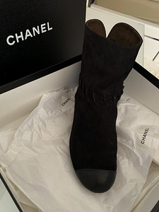 Кожаные ботильоны chanel original. 38 размер. (3 фото из 5)