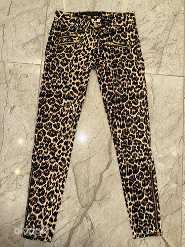 Juicy Couture uueväärsed skinny leopardimustrilised püksid.