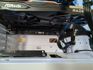 As rock challenger Rx 6600xt (2 foto / 3)