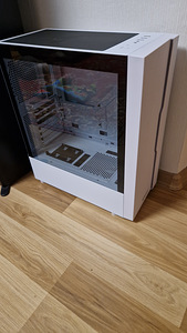 Sharkoon RGB slider korpus (1 foto / 2)
