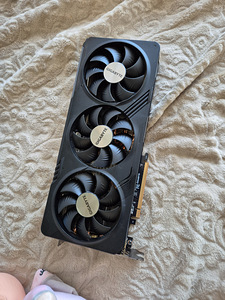 Gigabyte Rx 7900 gre (2 фото из 3)
