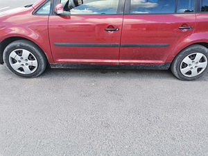Volkswagen Touran (5 foto / 5)