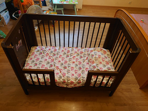Кроватка детская 66x125 см + матрас + решетка