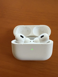 Airpods pro 2 (3 фото из 3)