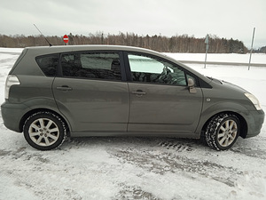 Toyota corolla verso (4 foto / 5)