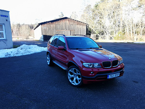 BMW x5 4.8is (6 foto / 13)