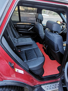 BMW x5 4.8is (12 foto / 13)