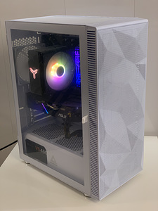 AMD® Gaming PC | Ryzen 3600 | RX5500XT | 16GB 3600mhz | (4 foto / 5)