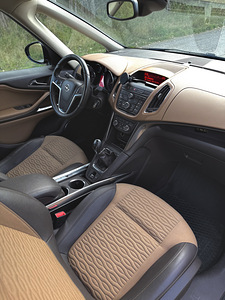 Opel Zafira Tourer 2013 2.0 diisel, manuaal (7 foto / 14)