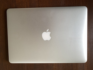 MacBook Air 2017 (3 foto / 4)