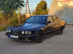 2x BMW e32 730iA m30b30 (11 фото из 13)