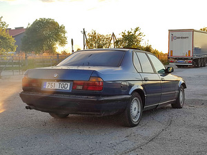 2x BMW e32 730iA m30b30 (3 фото из 13)