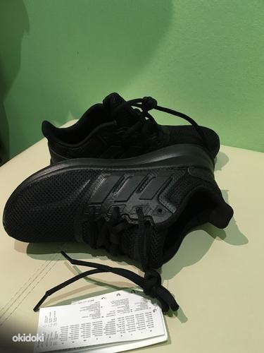Новые кроссовки Adidas (фото #1)