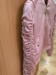 Uus jope Guess (5 foto / 5)