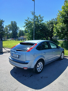 Ford Focus 2, 1,6 бензин, 74 кВт, 12.2007 г. (3 фото из 6)
