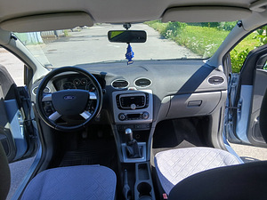 Ford Focus 2, 1,6 бензин, 74 кВт, 12.2007 г. (4 фото из 6)