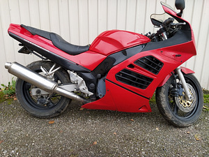 Suzuki RF600R 1995a varuosadeks (2 foto / 5)