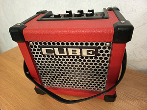 Roland Micro Cube GX (1 foto / 4)