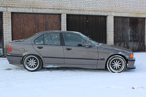 BMW 318i 1.8 83kw E36 (6 foto / 12)