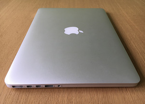 MacBook Pro Retina 13 (Mid 2014 3GHz i7 16GB RAM 1TB SSD) (5 foto / 9)