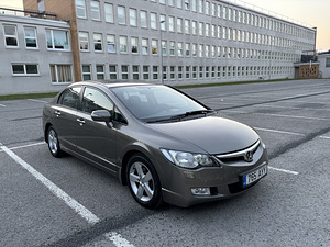 Honda Civic 1.8 103kW (1 foto / 10)