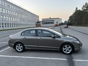 Honda Civic 1.8 103kW (7 foto / 10)