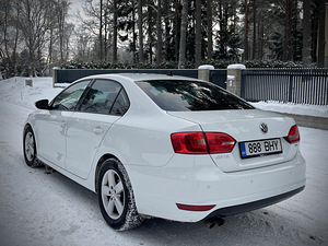 Volkswagen Jetta 2014a (8 foto / 10)