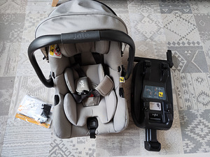 Joie i-gemm 2 turvahäll ja i-size universal isofix alus (1 foto / 4)