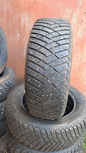Naastud 205 60 16, Goodyear Ultragrip IceArtic,  8mm (1 foto / 1)