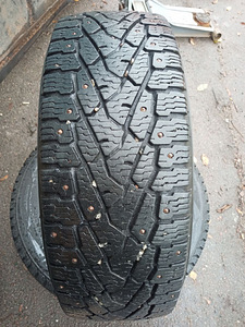 Зимние шины 215 60 r17C / NOKIAN / NAASTREHVID (2 фото из 2)