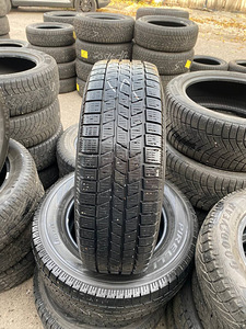 215 70 16 / PIRELLI / TALVEREHVID / LAMELLREHVID / M+S (1 foto / 2)