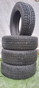 KAUBKIKU TALVEREHVID NOKIAN 215 60 R17c / UUEVÄÄRSED (3 foto / 3)