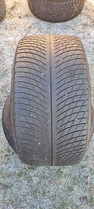 Зимние шины Michelin / 315 30 R21 (1 фото из 2)