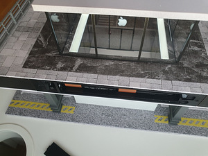 Uus diorama MoreArt 1:64 Apple store valgustusega (7 foto / 8)